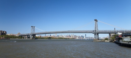 Williamsburg Bridge in New York and The Uptownのeditorial素材