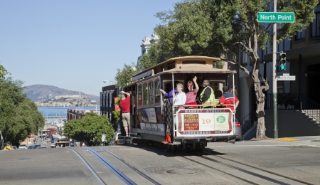 SAN FRANCISCO - NOVEMBER 3: The Cable car tram, November 3rd, 2012 in San Francisco, USA. The San Francisco cable car system is world last permanently manually operated cable car system. Lines were established between 1873 and 1890.のeditorial素材
