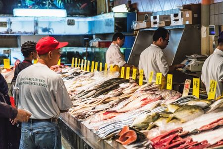 NEW YORK, USA - October 3, 2016 : Fish market at Chinatown on Mott Street in New York Cityのeditorial素材