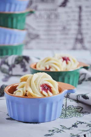 Qurabiya, homemade biscuit shortbread cookies with jam. Kurabyeの写真素材
