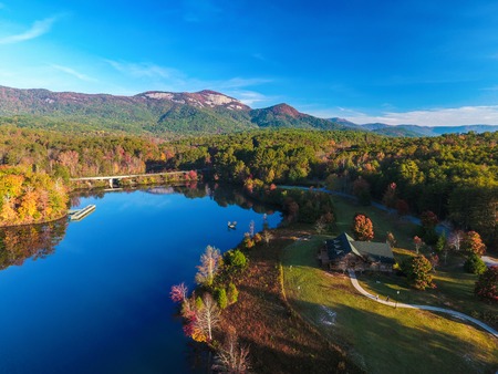 Drone Aerial of Table Rock State Park near Greenville South Carolina SCのeditorial素材