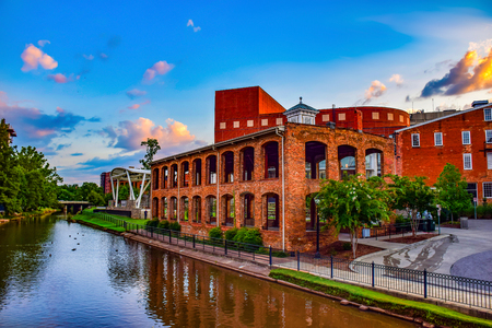 Wyche Pavilion and Reedy River in Downtown Greenville South Carolina SCのeditorial素材