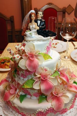 Beautiful wedding cake on the table の写真素材