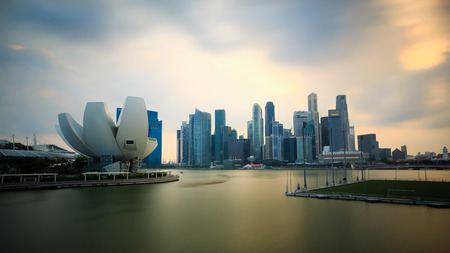 SINGAPORE August 23, 2015 Singapore Skyline and view of Marina Bayのeditorial素材