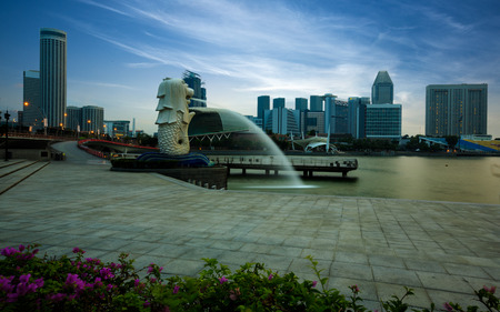 The merlion fountain and marina bay on morningのeditorial素材