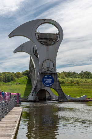 Falkirk, Scotland - May 19, 2018: Falkirk Wheel, rotating boat lift connecting the Forth and Clyde Canal with the Union Canal in Scotlandのeditorial素材