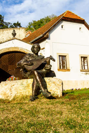 Statue SebestyÃ©n TinÃ³di Lantos of the medieval Hungarian lute player. Eger, Hungaryのeditorial素材