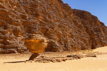 Amazing rock formations. Rock monument called La Theiere, the Teapot, Immourouden area. Tadrart Rouge, Tassili N'Ajjer National Park. Algeria, Africaの写真素材