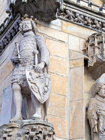 sculptures of saints at the main entrance to the Cathedralの写真素材