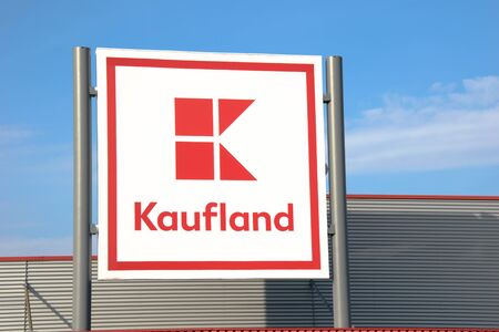 Tarnowskie Gory, Poland - 14/04/2019 -Lolgo  supermarket Kauflandのeditorial素材