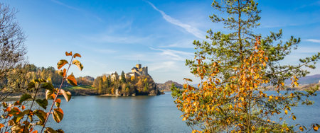 Niedzica Castle on a sunny dayの写真素材