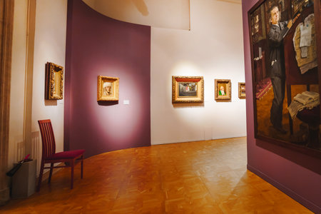 An art gallery with purple walls. The interior of the Museum in Saint-Petersburgのeditorial素材