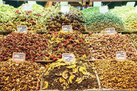 Different varieties and mixes of teas on the Egyptian bazaar in Istanbul, Turkey.の写真素材