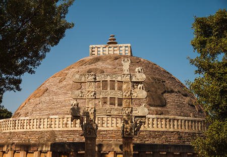 The Great Stupa at Sanchi is the oldest stone structure in India[1] and was originally commissioned by the emperor Ashoka in the 3rd century BCE.のeditorial素材