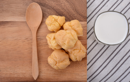 Milk and eclair