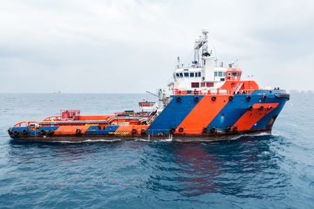 Boat in oilfield when moving