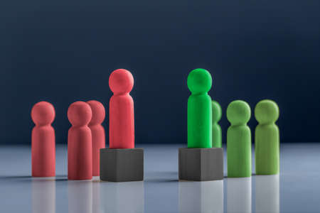 The leaders of the two teams stood out from the crowd, condensed successful team leaders.