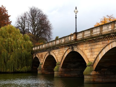 Bridge over the Serpentine lake in Hyde Park of London, Great Britainの写真素材