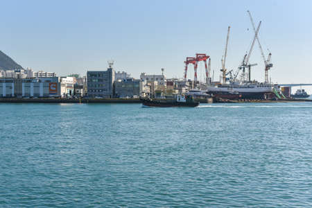 Busan city, South Korea-OCT 31, 2019: Tourists near drawbridge- Yeongdodaegyo Bridge in Jung-gu, Busanのeditorial素材