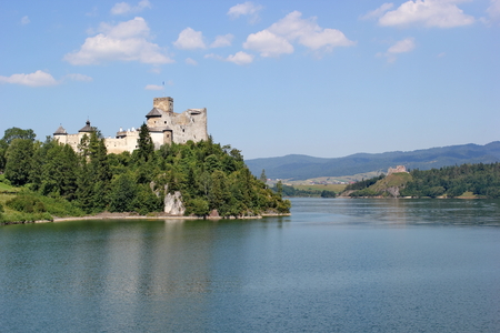 castle and castle Niedzica Czorsztyn Polandのeditorial素材