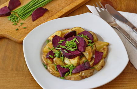 healthy dinner - beetroot, potatoes and chiveの写真素材