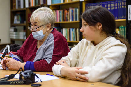Russia St. Petersburg November 2021: Students in the class listens to photo coursesのeditorial素材