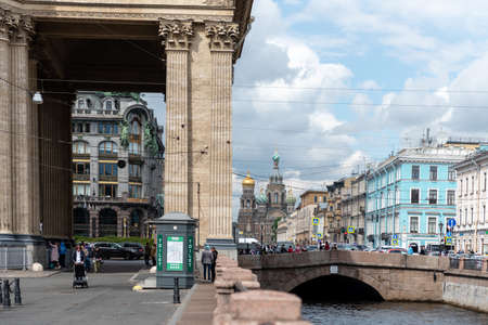 Russia, St. Petersburg, June 2022: canal and view of the columns of the Kazan Cathedralのeditorial素材