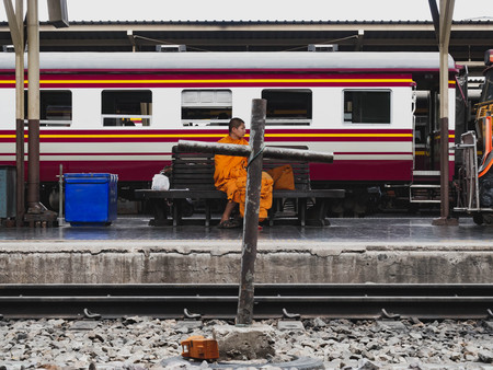 Train Station Hua Lamphong,People,Monk waitのeditorial素材