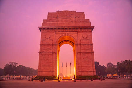 The India Gate is a war memorial located astride the Rajpathのeditorial素材
