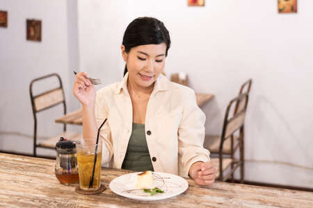 Women in the Cafe
