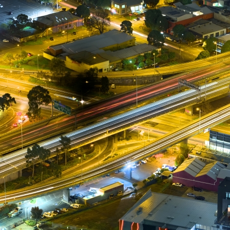 night view of melbourne city streets showing freeway flyover and buildings
の写真素材