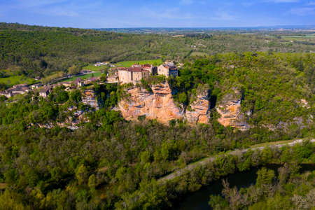 Bruniquel Castle in a medieval village, Tarn, Midi-Pyrenees, Occitania, Franceのeditorial素材