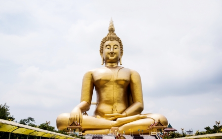 buddha statue in thai templeの写真素材