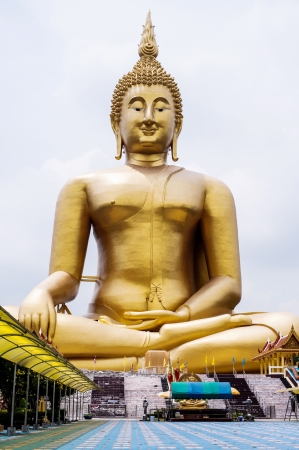 buddha statue in thai templeの写真素材