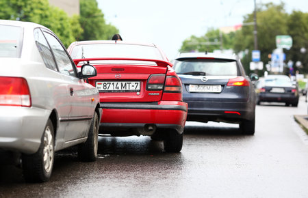 Accident of red and silver car after rainのeditorial素材