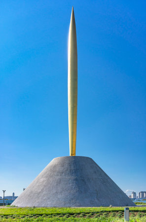 tokyo, japan - october 28 2021: Flame of Freedom or Flame of Liberty by French sculptor Marc Couturier offered in 1998 during the France year on the symbol promenade park of the bayside area of Odaibaのeditorial素材