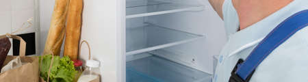 delivery of products to your refrigerator during the isolation period, long photoの写真素材