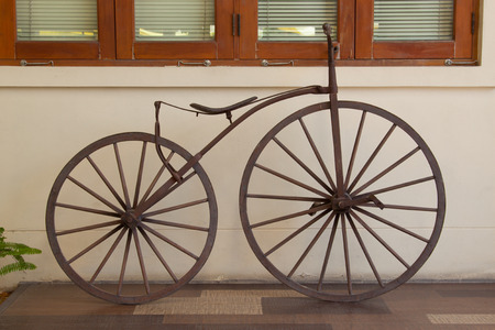 bicycle wood  wheelsの写真素材