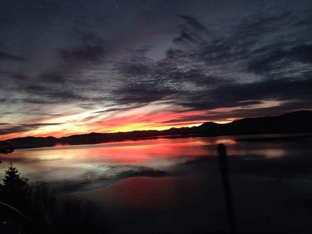 Red sky of Sunset in Lake Tahoe winter の素材