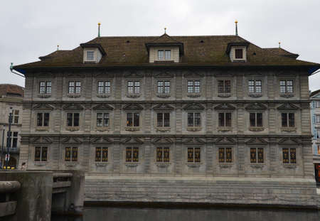 Zurich is a city in northeastern Switzerland, located on the shores of Lake Zurich near its northwestern edge. The city stretches between two wooded ridges of hills.の写真素材