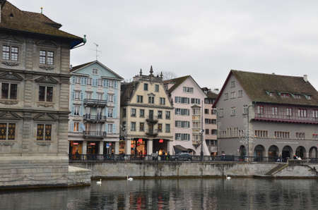 Zurich is a city in northeastern Switzerland, located on the shores of Lake Zurich near its northwestern edge. The city stretches between two wooded ridges of hills.の写真素材