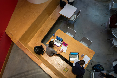 top view of university students studyingの写真素材