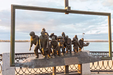 SAMARA, RUSSIA - OCTOBER 12, 2016: Bronze sculptures based on the famous painting of Ilya Repin's "Barge Haulers on the Volga" at the Old Embankment of Volga river.のeditorial素材
