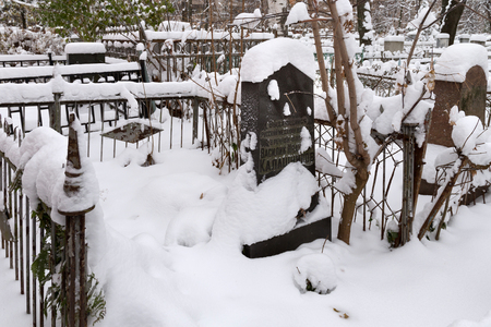NIZHNY NOVGOROD, RUSSIA - NOVEMBER 07, 2016: The grave of the russian constructor and mechanic Vasily Kalashnikov at the Red (Bugrovsky) Cemetery. He created original models of ship steam power plantsのeditorial素材