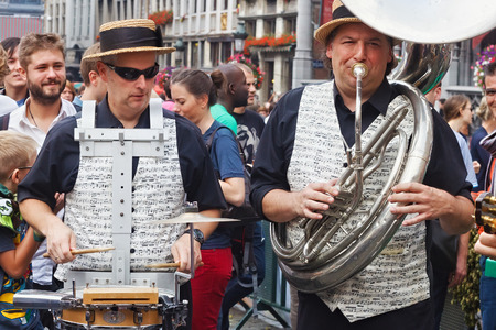 BRUSSELS, BELGIUM - SEPTEMBER 07, 2014: Musical performance on the Grand square in the center of Brussels during the Belgian Beer Weekend 2014.のeditorial素材