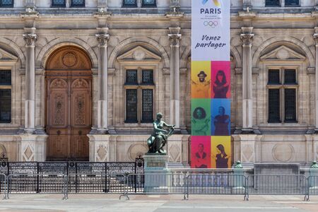 PARIS, FRANCE - JUNE 23, 2017: Details of the Hotel de Ville (City Hall). It serves multiple functions, housing the administration, the Mayor of Paris, and also serves as a venue for large receptions.のeditorial素材