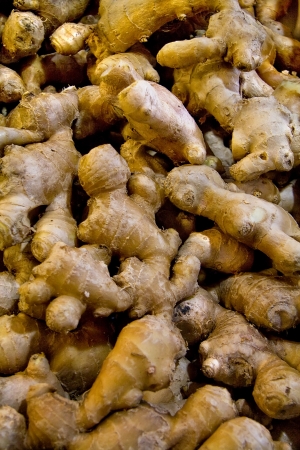 Fresh Organic Ginger In A Spice Market In Istanbul, Turkey   Carsamba Fatih Pazari  Bazaar の写真素材