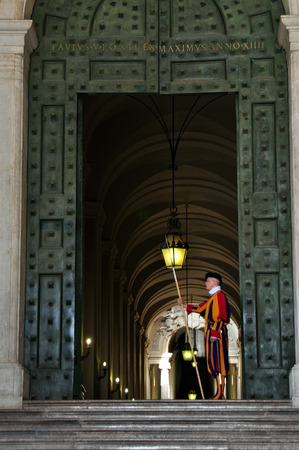 VATICAN - MAY 30, 2014: Swiss Guard on May 30, 2014 in Vatican.のeditorial素材
