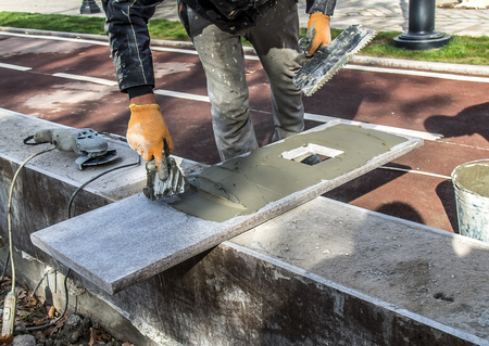 Installation of marble slabs on building tile glue