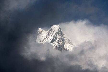 Nepal, Annapurna. Mardi Himal trek, mount Machepuchareの写真素材
